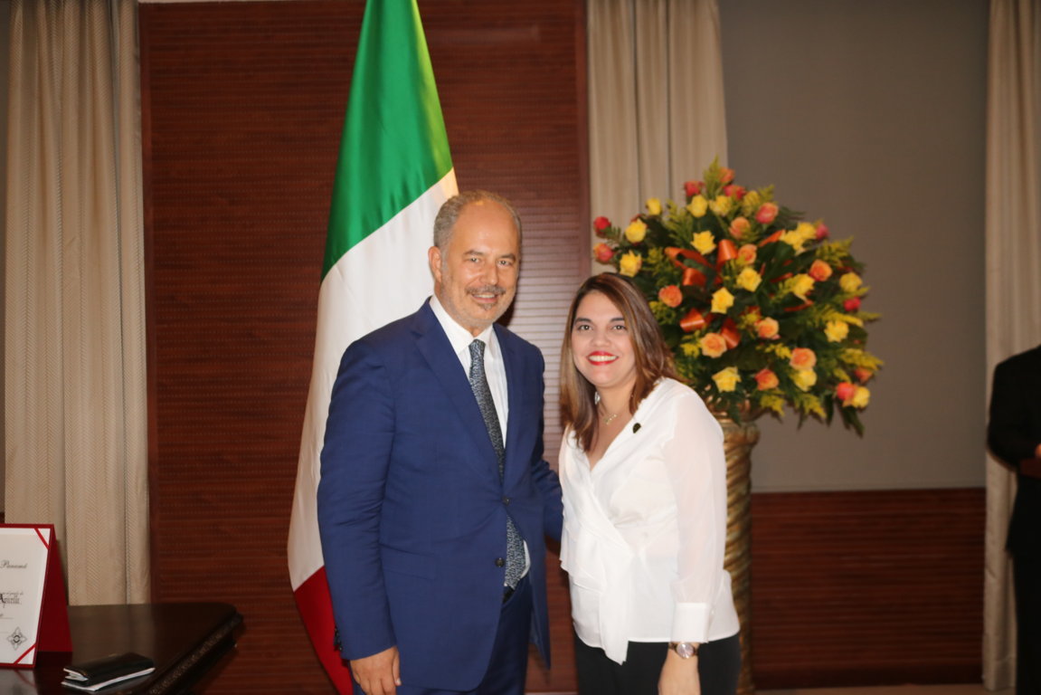 Lee más sobre el artículo Ceremonia de condecoración en honor a  S.E. Marcello Apicella, embajador de la República Italiana