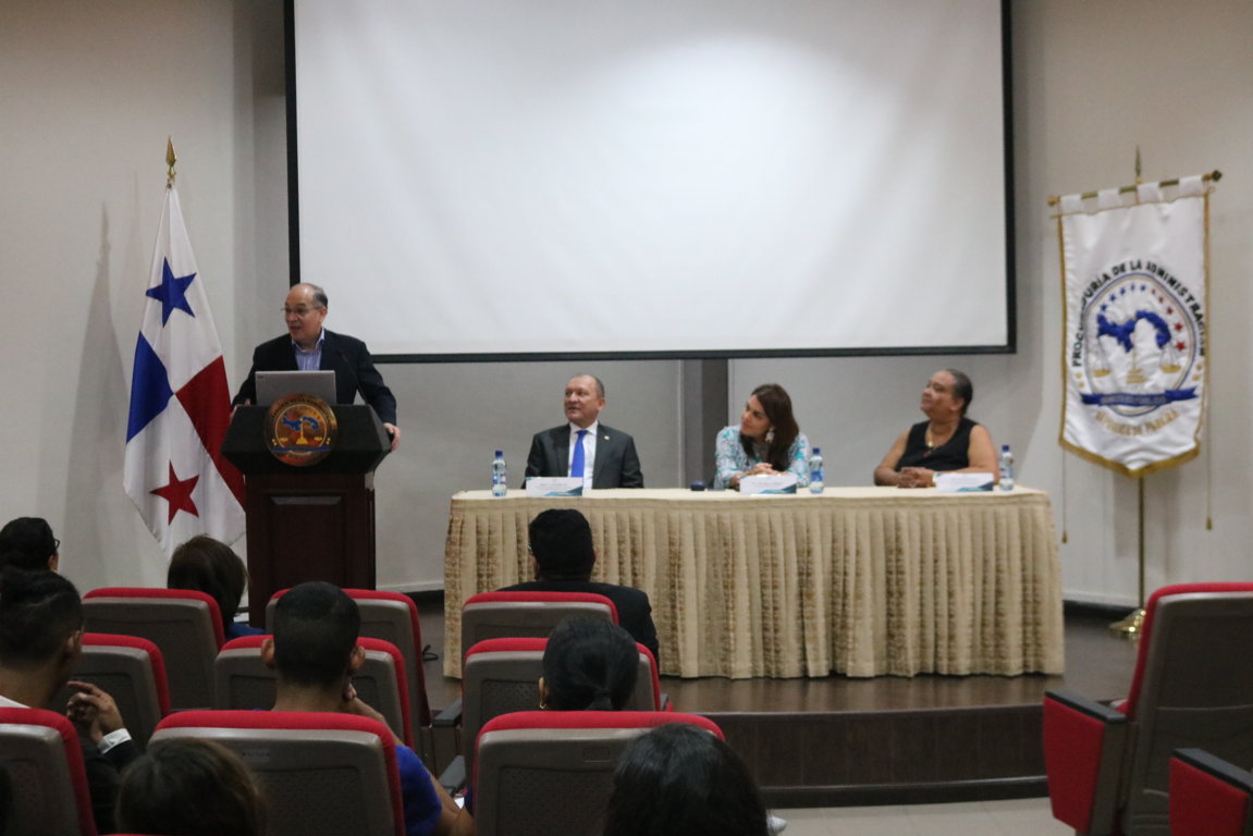 Lee más sobre el artículo Acto de bienvenida a los estudiantes que participaran en el Proyecto de Organización de los Fondos Documentales