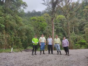 Lee más sobre el artículo Gira de medición topográfica y verificación de los puntos de terreno del proyecto Ambiental denominado “Bosque protector de Chorro Blanco”