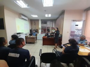 Lee más sobre el artículo Centro de mediación comunitaria de Soná y Santiago realizó jornada de sensibilización al personal del Benemérito Cuerpo de Bomberos de la provincia de Veraguas