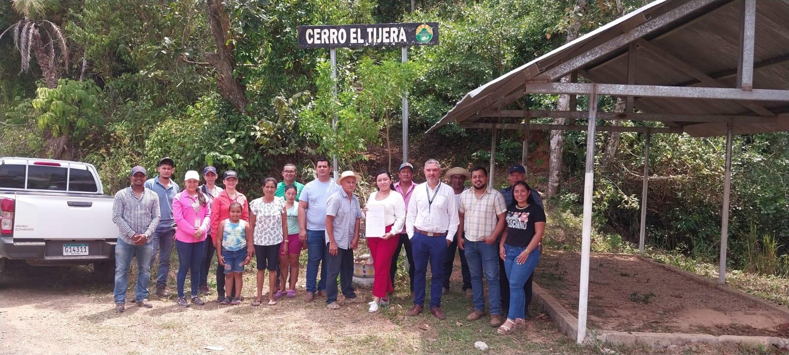 Lee más sobre el artículo Secretaría Provincial de Herrera firma convenio para el fortalecimiento ambiental del Cerro El Tijera