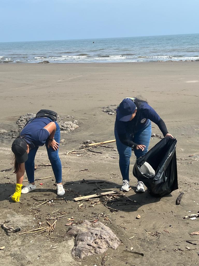 Lee más sobre el artículo Jornadas de limpieza en playas de Los Santos para la conservación del medio ambiente
