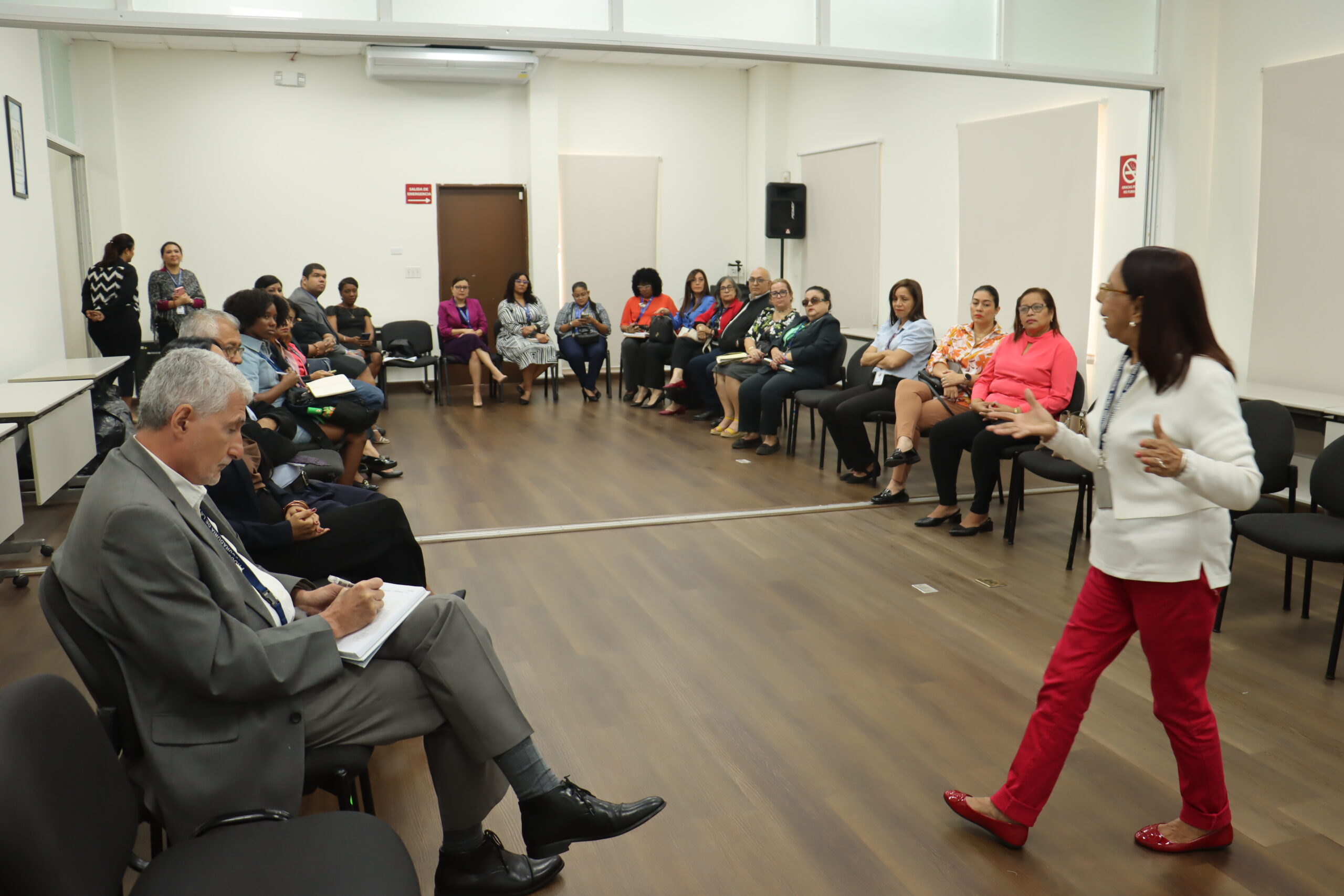 Lee más sobre el artículo SEMINARIO -TALLER “DERECHOS HUMANOS EN ACCIÓN”