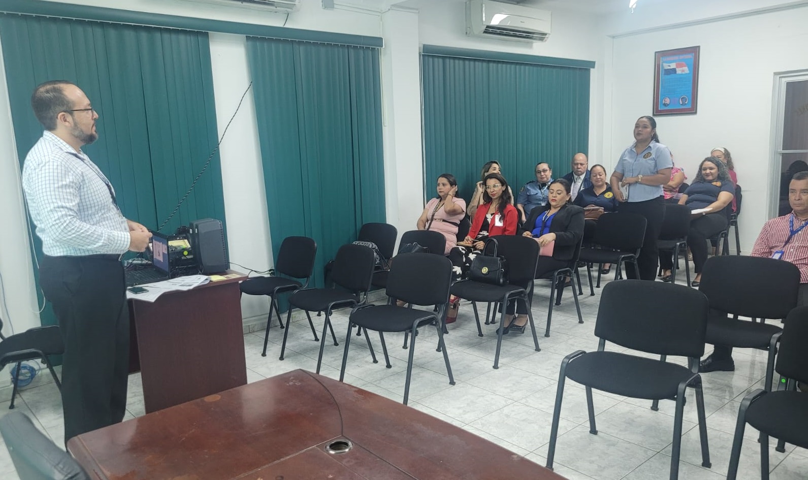 Lee más sobre el artículo EN CHIRIQUÍ; FUNCIONARIOS PÚBLICOS SON CAPACITADOS