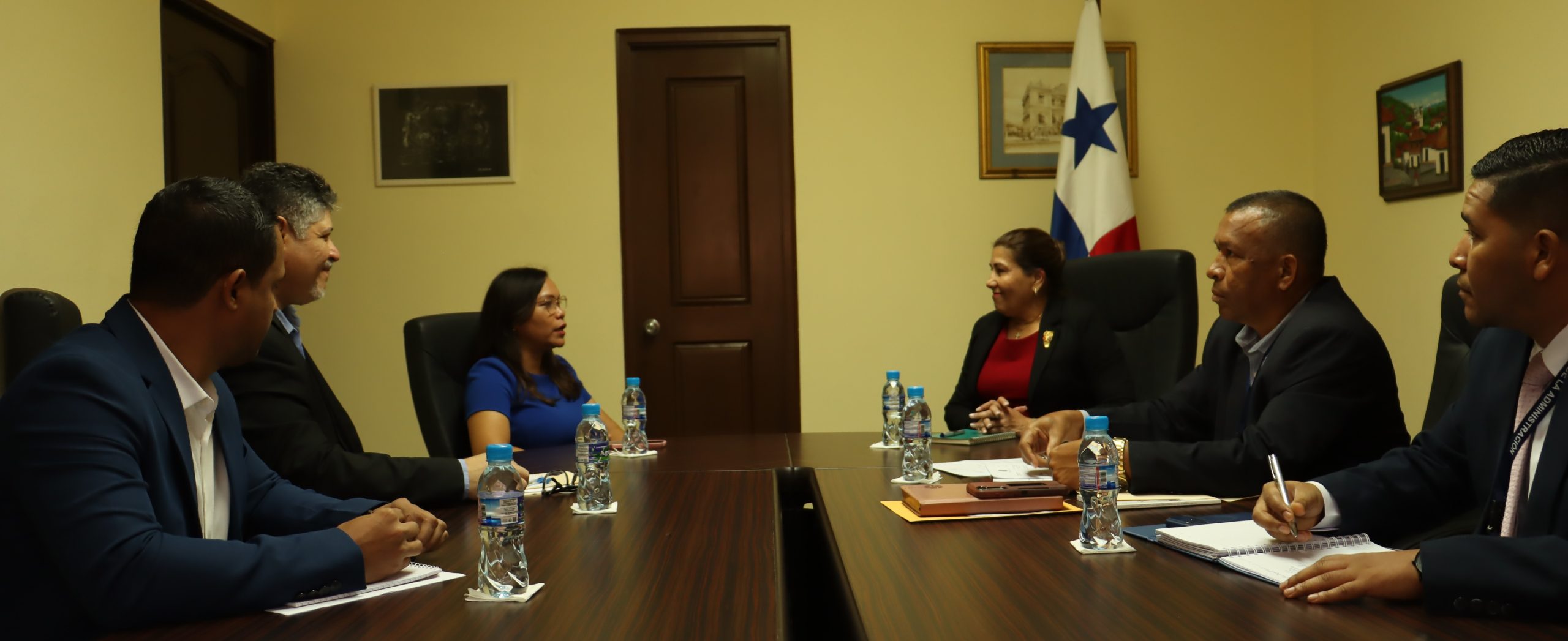 Lee más sobre el artículo REUNIÓN DE TRABAJO; PROCURADORA SE REÚNE CON DIPUTADA DE LA CHORRERA.