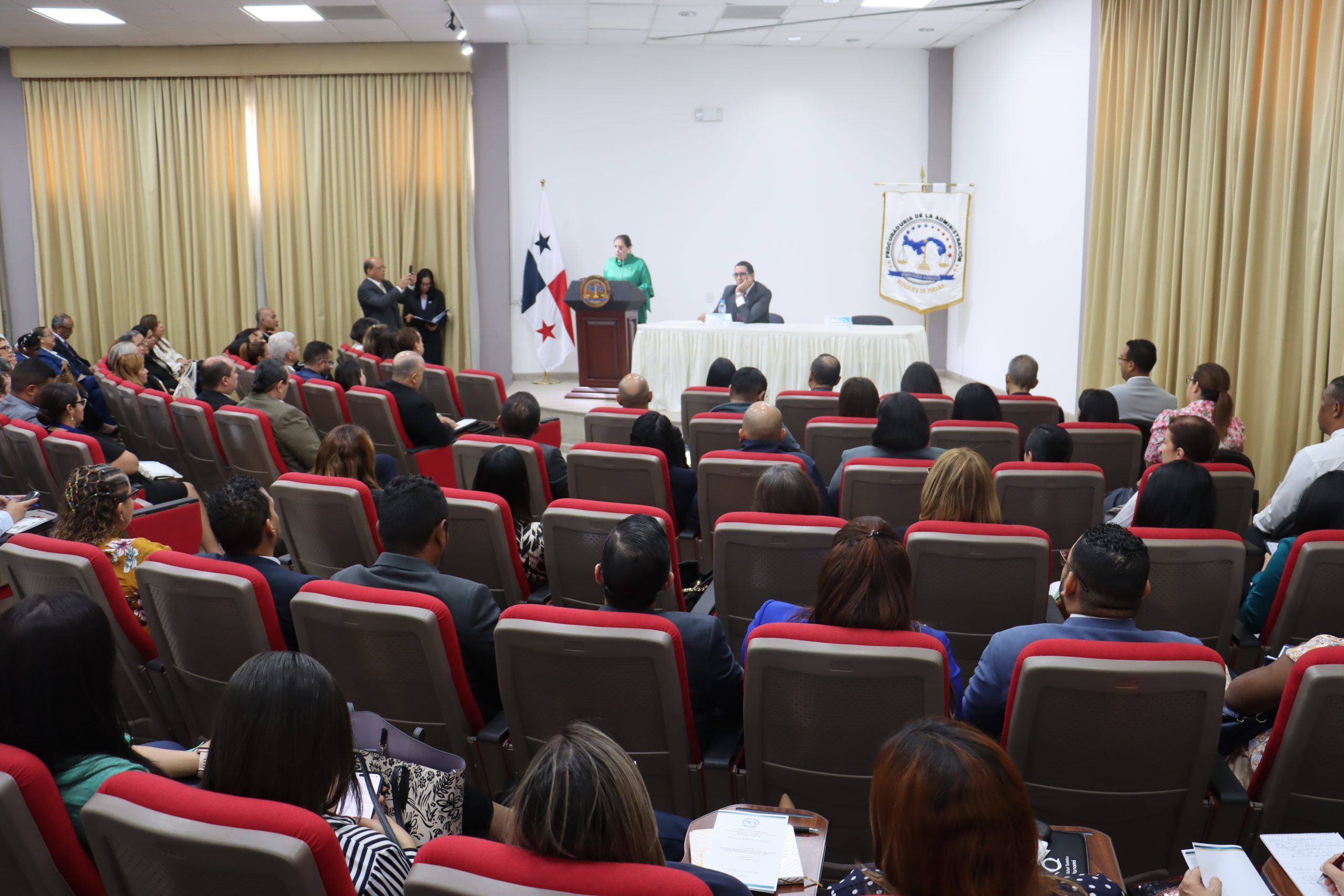 Lee más sobre el artículo UNA PERSONA NO PUEDE ESTAR EN UN ESTADO DE INDEFENSIÓN ANTE LA INTERPOSICIÓN DE UN RECURSO EN UNA INSTITUCIÓN DEL ESTADO