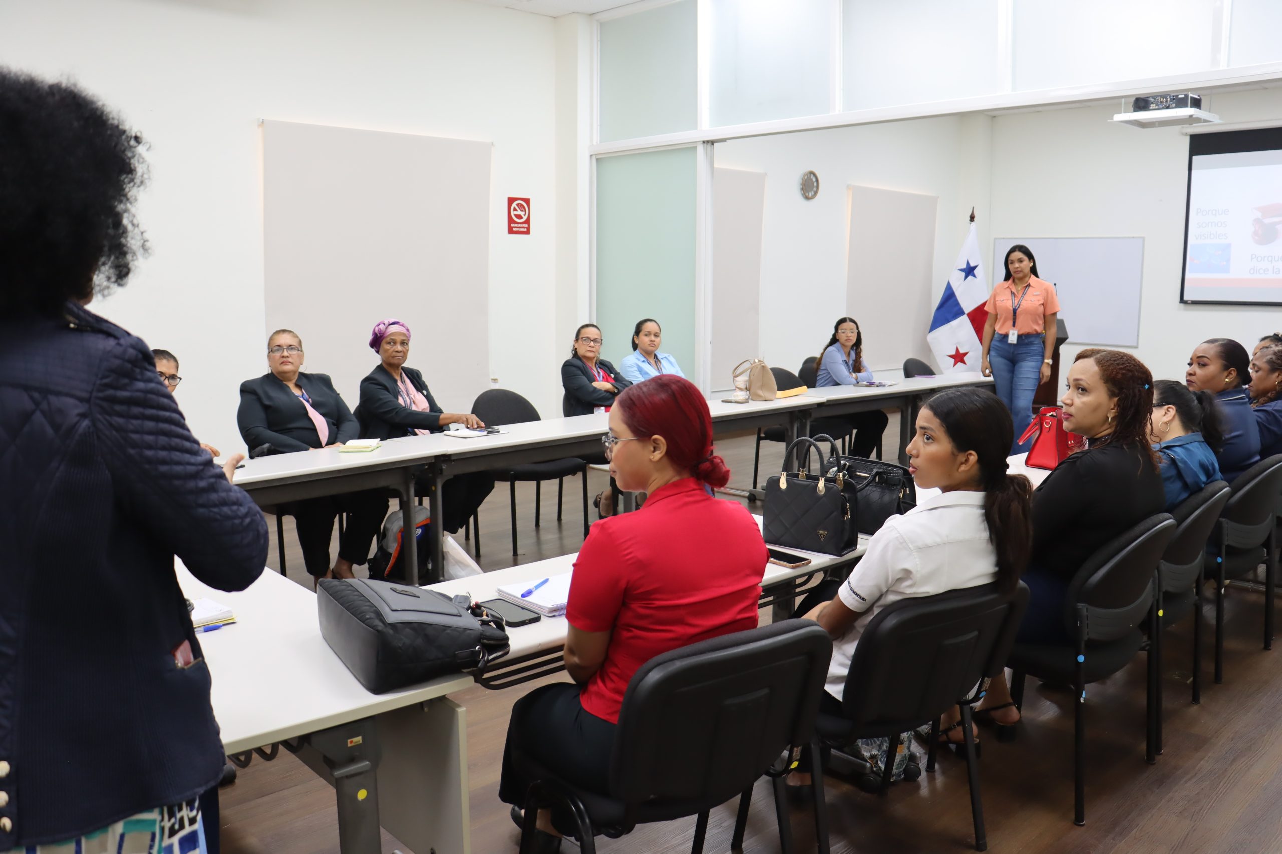 Lee más sobre el artículo PROCURADURÍA DE LA ADMINISTRACIÓN REFUERZA FORMACIÓN ÉTICA DE MEDIADORES COMUNITARIOS CON TALLER SOBRE RESOLUCIÓN DE CONFLICTOS