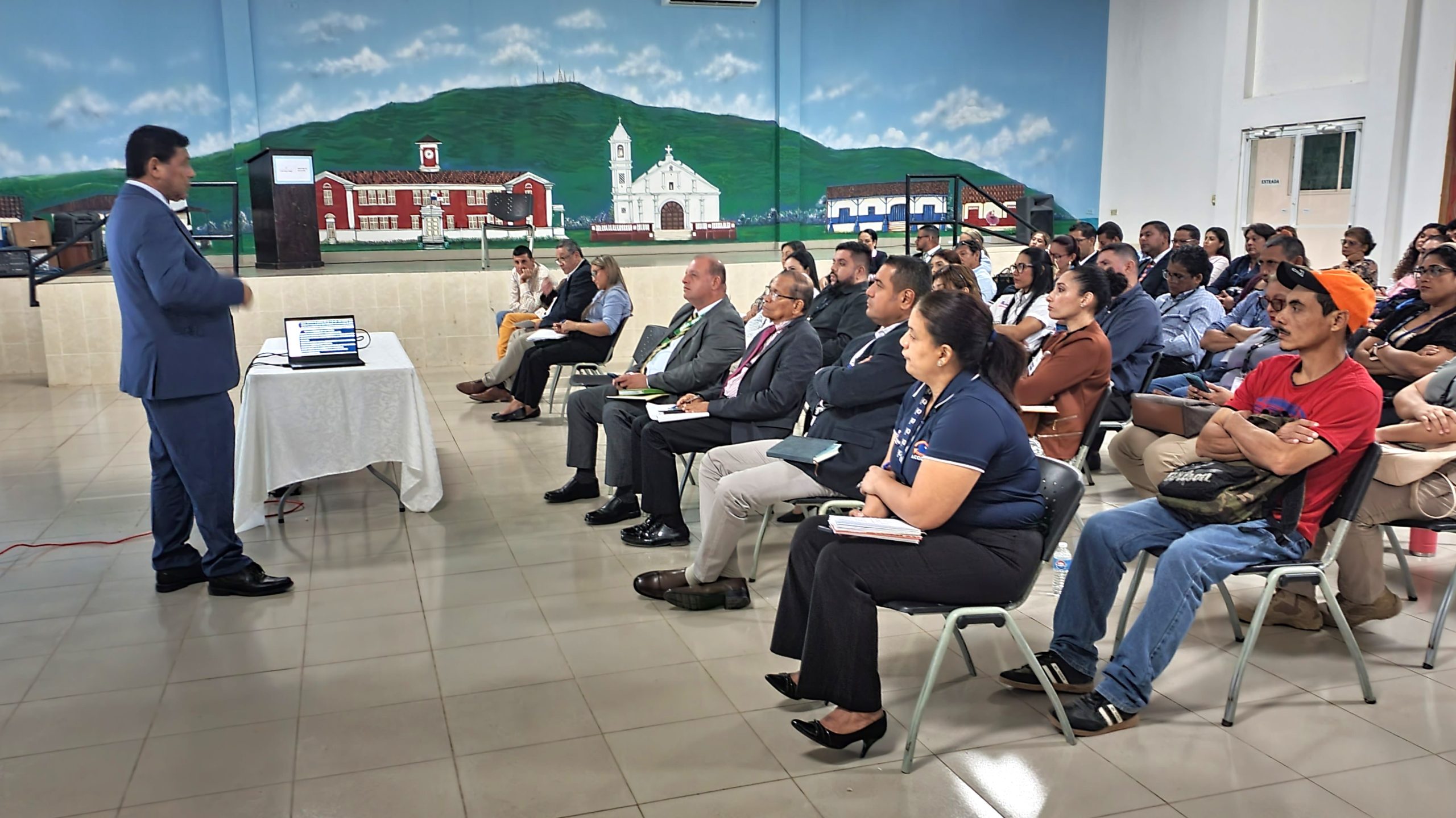 Lee más sobre el artículo CAPACITACIÓN  EN LOS SANTOS SOBRE LA IMPLEMENTACIÓN DEL NUEVO CÓDIGO PROCESAL CIVIL