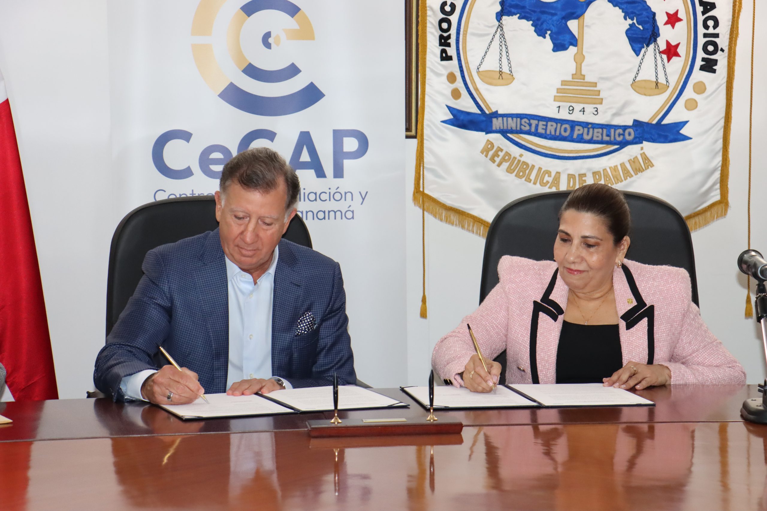 Lee más sobre el artículo PROCURADURÍA DE LA ADMINISTRACIÓN Y CECAP FIRMAN CONVENIO PARA FORTALECER LA MEDIACIÓN Y EL ARBITRAJE