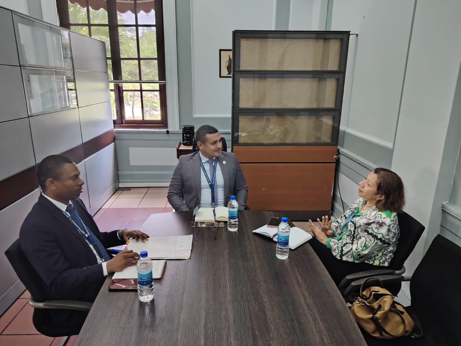 Lee más sobre el artículo INTERCAMBIO JURÍDICO-ADMINISTRATIVO EN REUNIÓN SOSTENIDA EN LA SECRETARÍA DE ASUNTOS MUNICIPALES