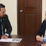 PROCURADORA DE LA ADMINISTRACIÓN RECIBE EN VISITA DE CORTESÍA AL DIPUTADO LENÍN  ULATE