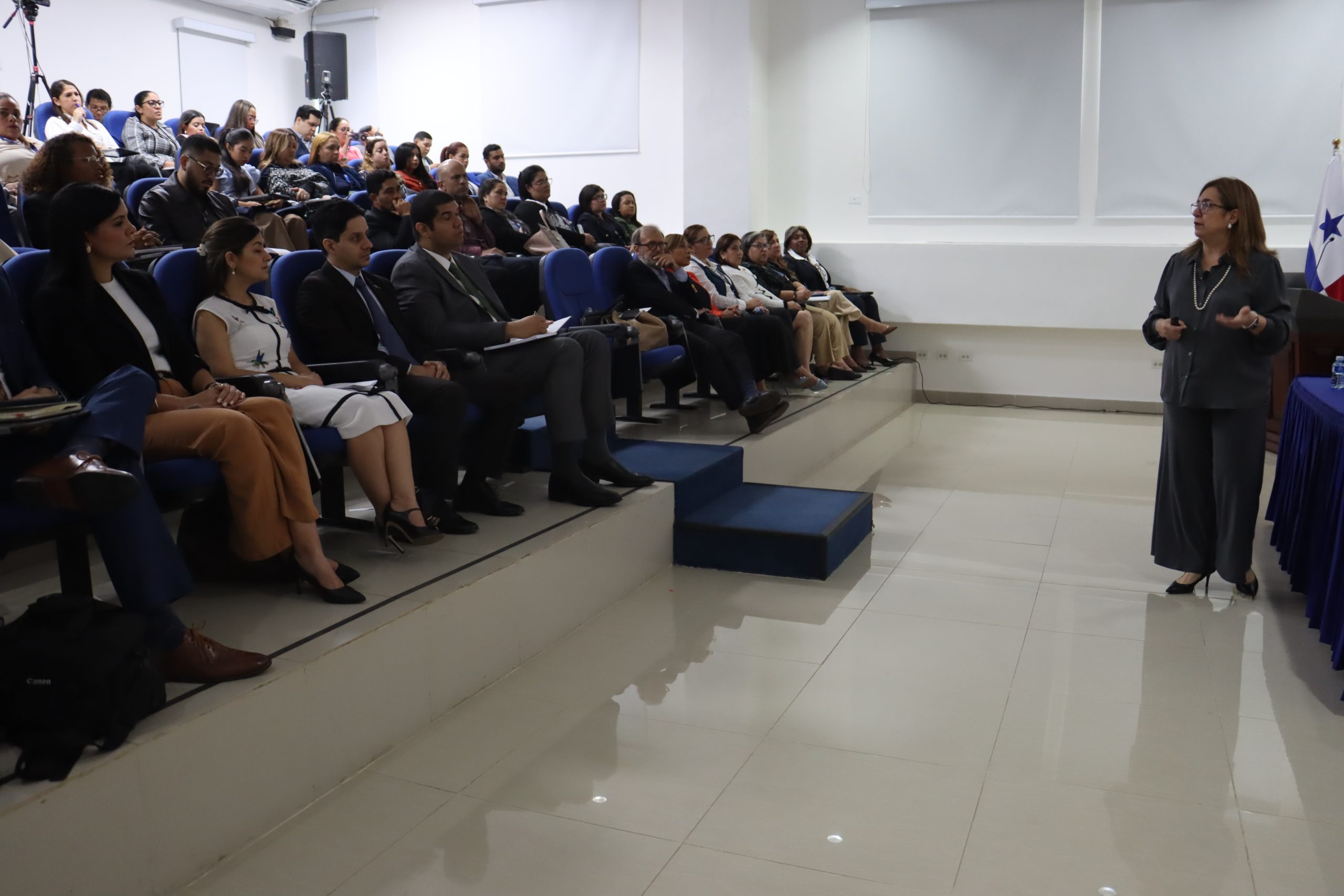 Lee más sobre el artículo ESPECIALISTA DE LA SUPERINTENDENCIA DEL MERCADO DE VALORES EXPONE SOBRE BUENA GOBERNANZA EN LA PROCURADURÍA DE LA ADMINISTRACIÓN