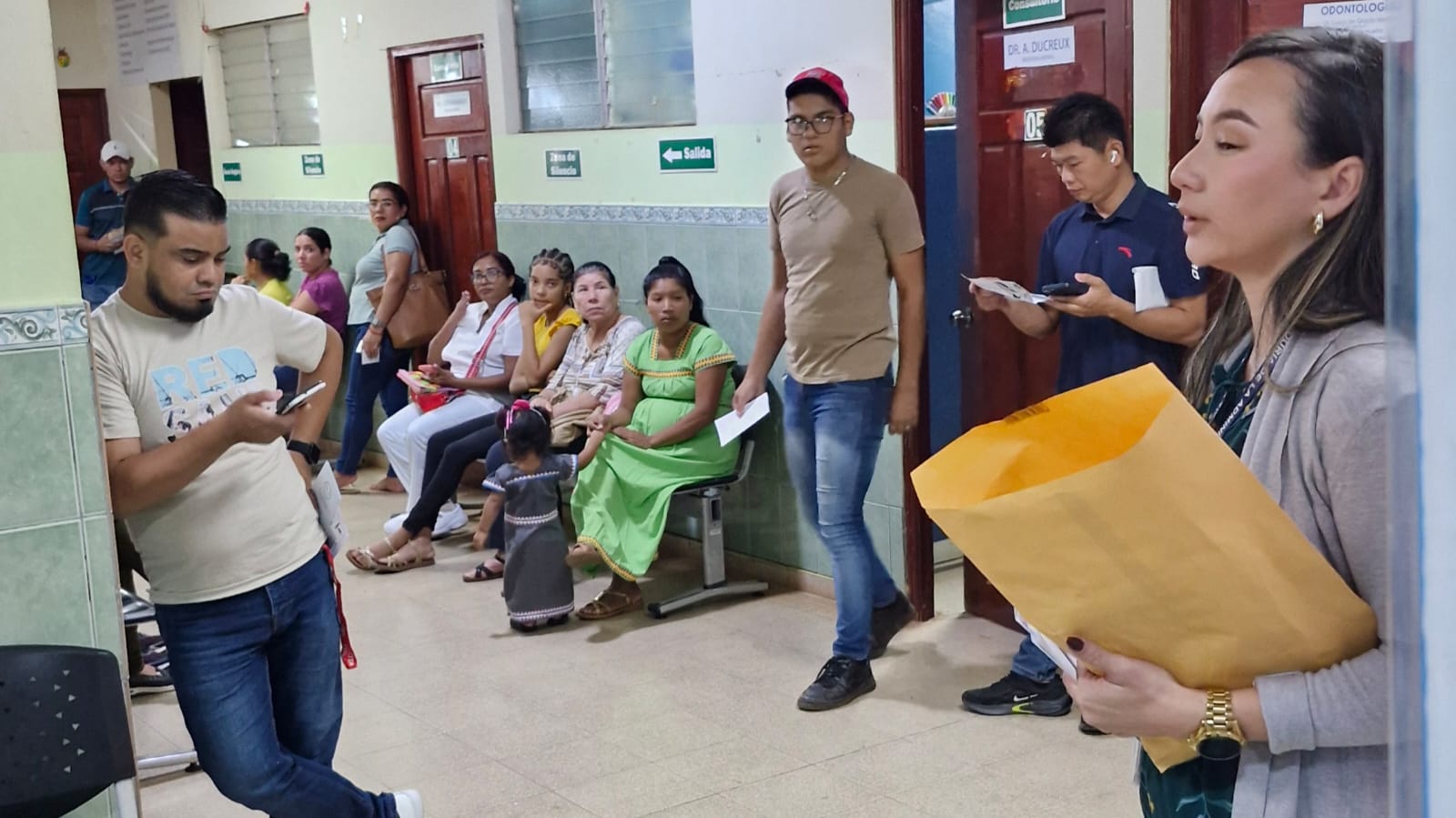 Lee más sobre el artículo LA SECRETARÍA PROVINCIAL DE HERRERA REALIZA JORNADA DE SENSIBILIZACIÓN SOBRE LOS SERVICIOS QUE BRINDAN LOS CENTROS DE MEDIACIÓN COMUNITARIA, EN VÍAS DE FORTALECER LA CULTURA DE PAZ
