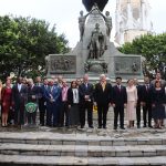 CON OFRENDA FLORAL Y SESIÓN SOLEMNE, EXALTAN EL LEGADO DE SIMÓN BOLÍVAR