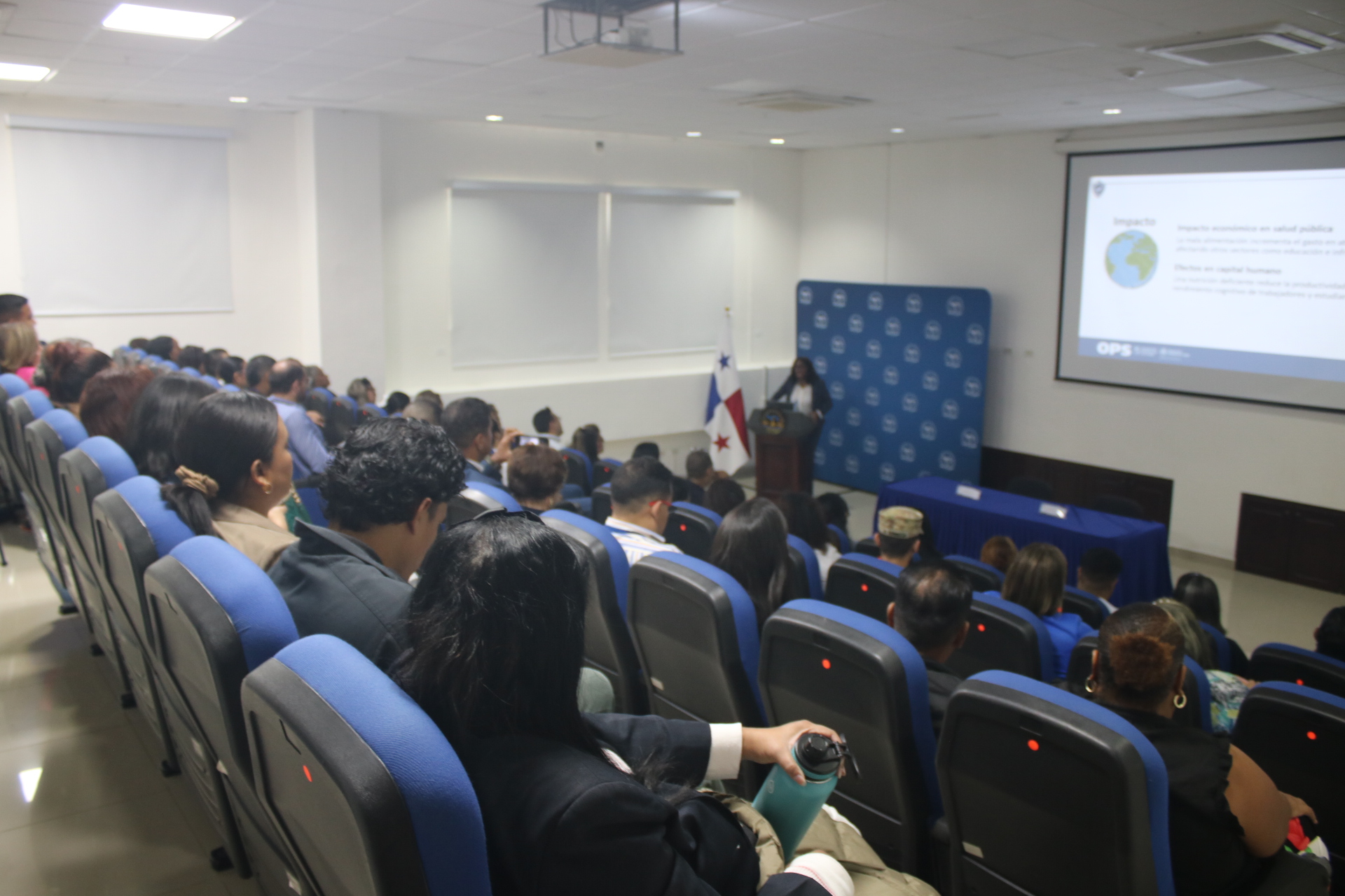 Lee más sobre el artículo DESAFÍOS NUTRICIONALES EN PANAMÁ, ESPECIALISTA ABORDA LA REALIDAD EN CONFERENCIA EN LA PROCURADURÍA DE LA ADMINISTRACIÓN