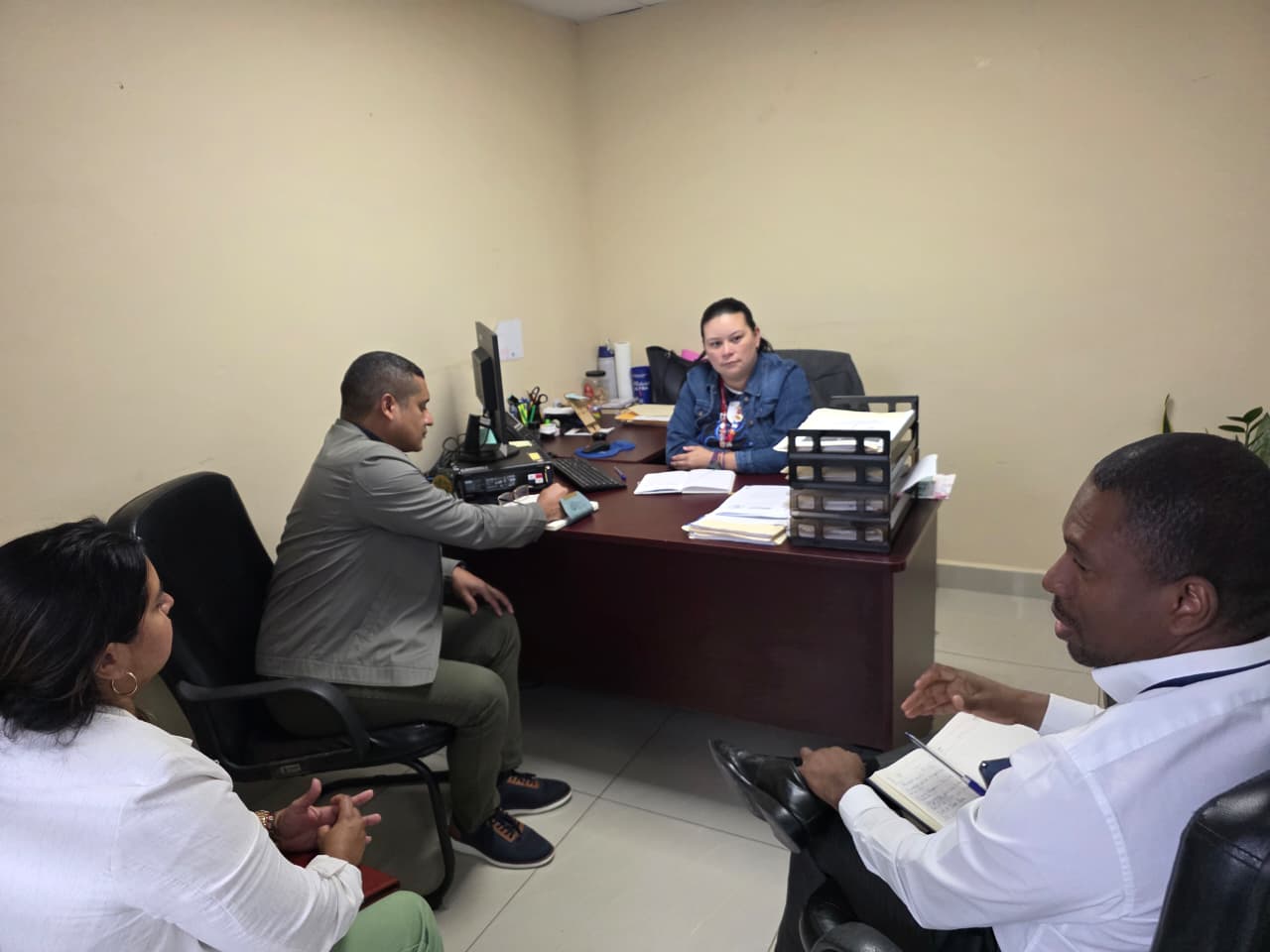 Lee más sobre el artículo PROCURADURÍA DE LA ADMINISTRACIÓN Y MUNICIPIO DE PANAMÁ COORDINAN ACCIONES DE CAPACITACIÓN PARA FORTALECER LOS GOBIERNOS LOCALES