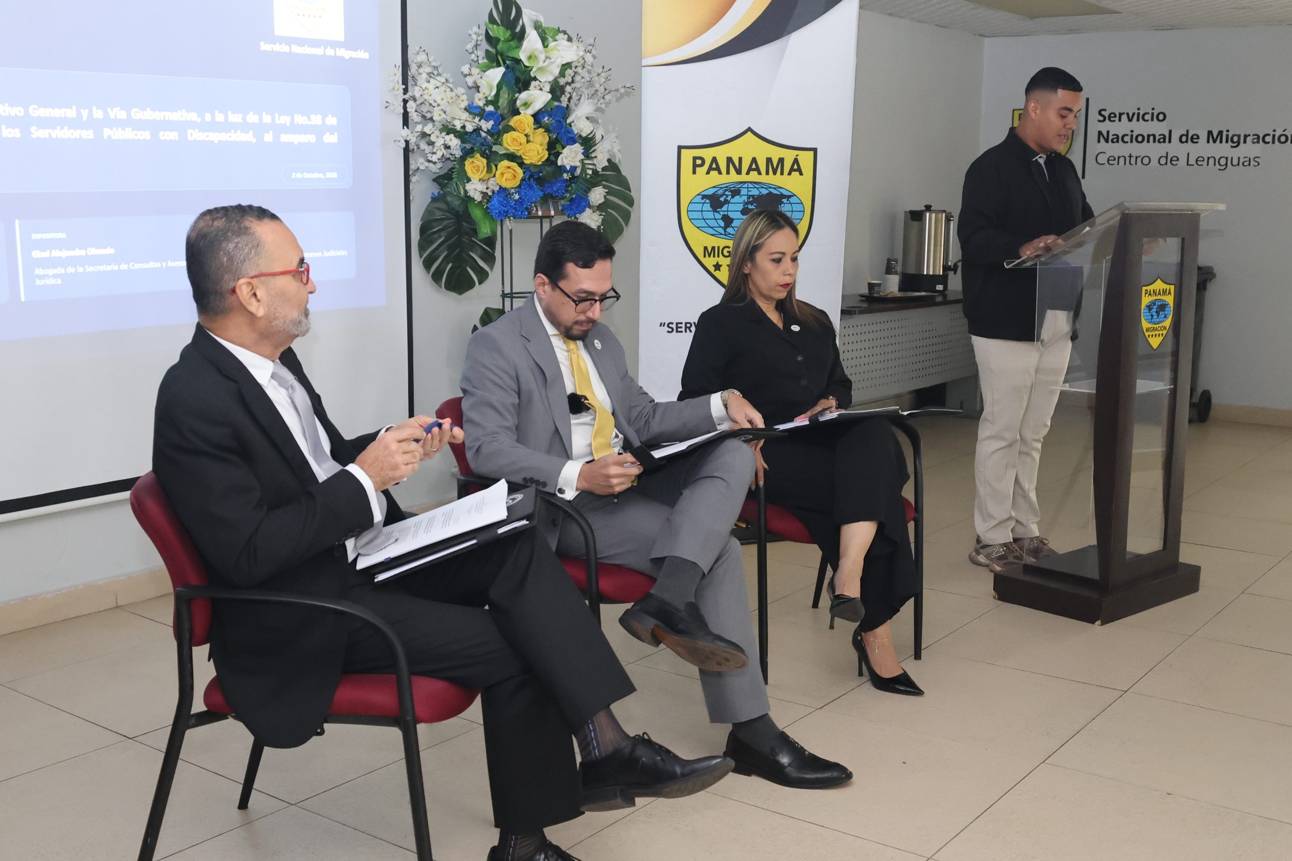 Lee más sobre el artículo FUNCIONARIOS DEL SERVICIO NACIONAL DE MIGRACIÓN SE CAPACITAN SOBRE PRINCIPIOS DE LEGALIDAD